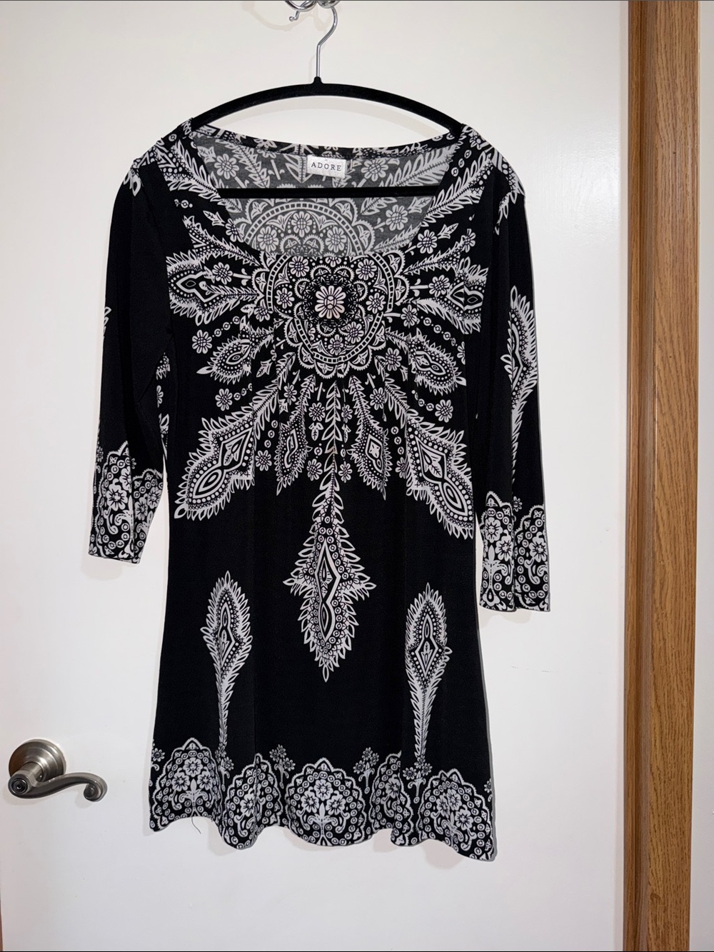 Adore Black & White Paisley-Print Scoop Neck Tunic